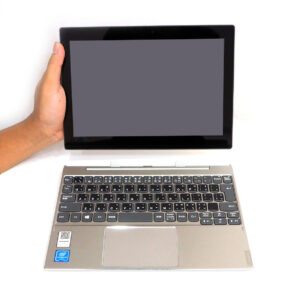 โน๊ตบุ๊ค/แท็บเล็ต Lenovo MiiX 320 Atom x5-Z8350 / RAM 2 GB / SSD 64 GB / จอ 10.1” / WiFi / Bluetooth / 2 Webcam Front & Rear
