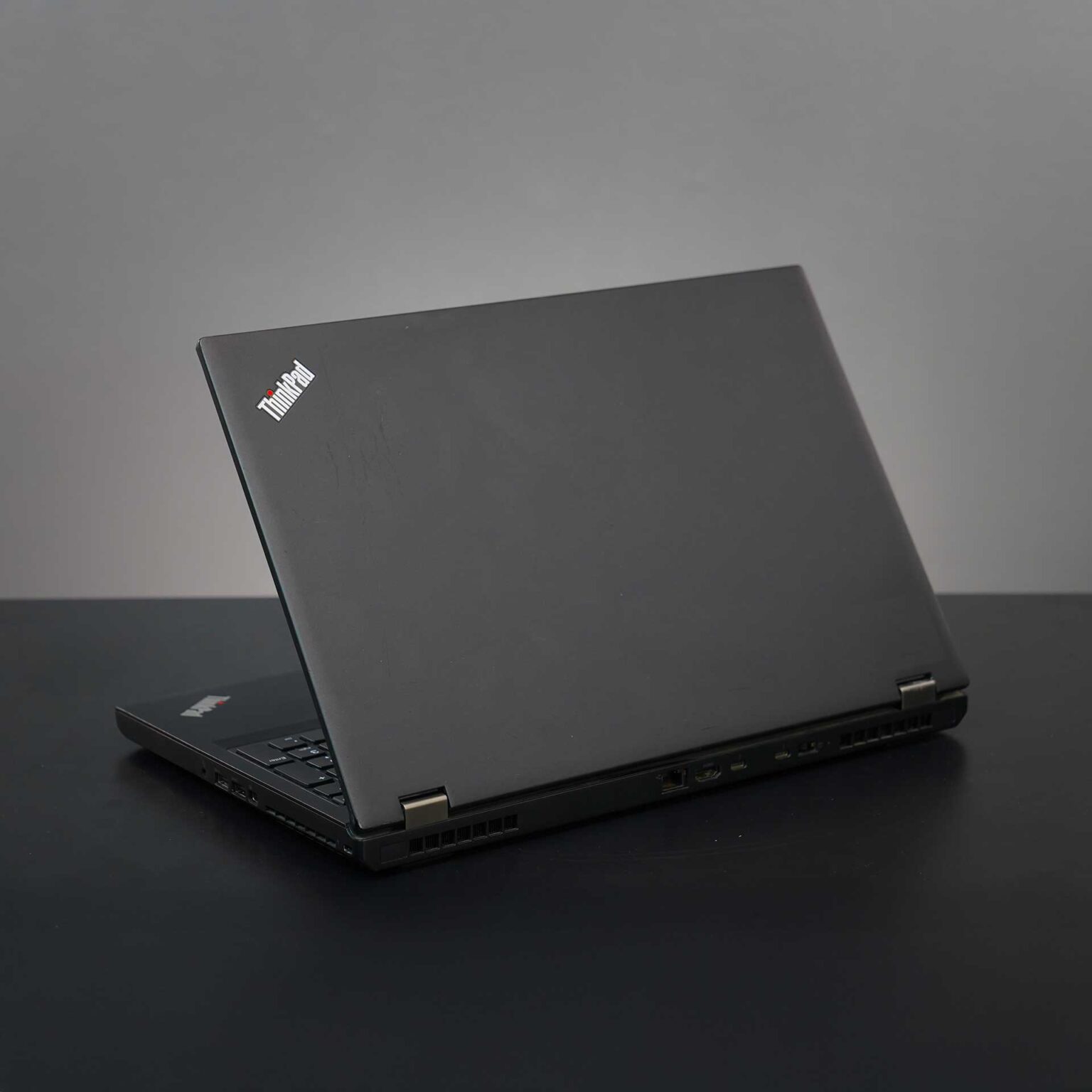โน๊ตบุ๊ค Lenovo ThinkPad P52 มือสอง