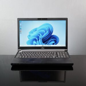 Fujitsu Lifebook A7510 | 15.6 inch HD | Intel Core i5-10310U | 8GB DDR4 | 128GB SSD | Windows 11 Pro